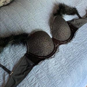 VS black bra lingerie w removable furry straps
